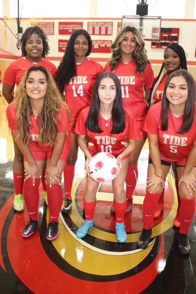 Meet the 2022 Everett High School Crimson Tide Girls’ Varsity Soccer
