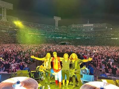 A fiery 50th for Aerosmith at Fenway - The Boston Globe