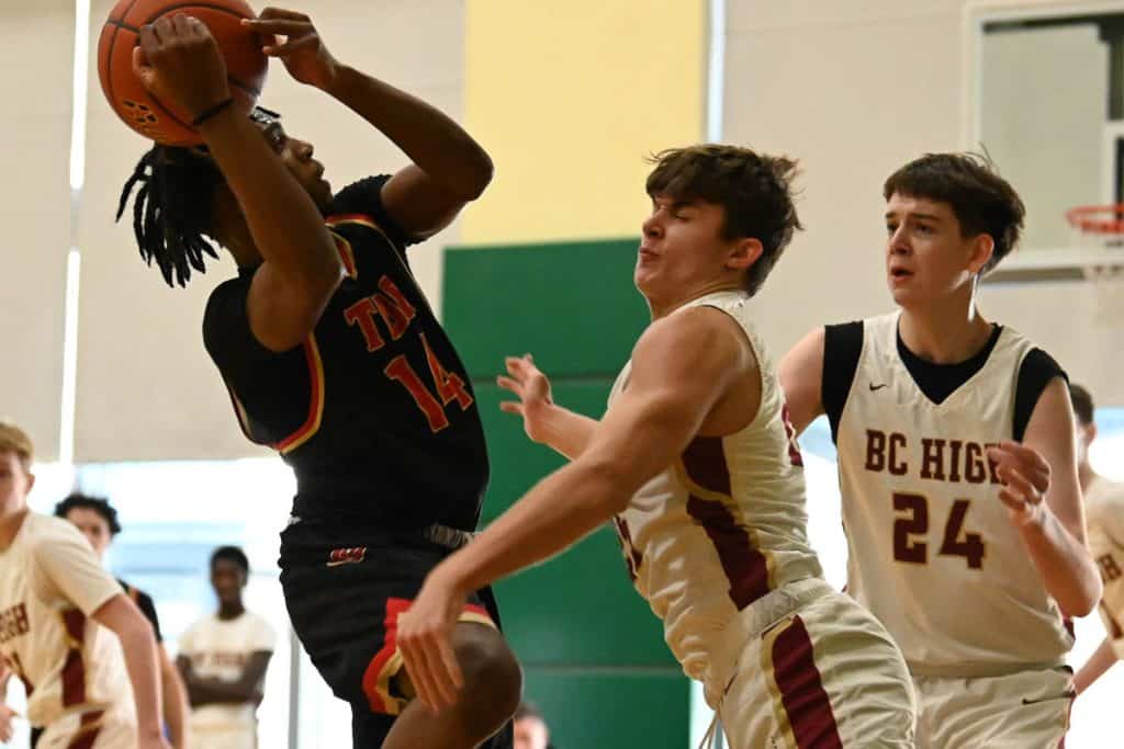 122722harney_everett_BCHIGH_bysbball004-2