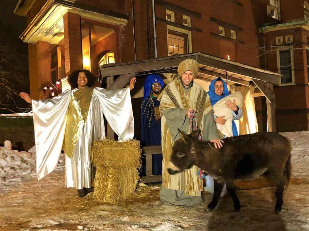 A Living Nativity (2)