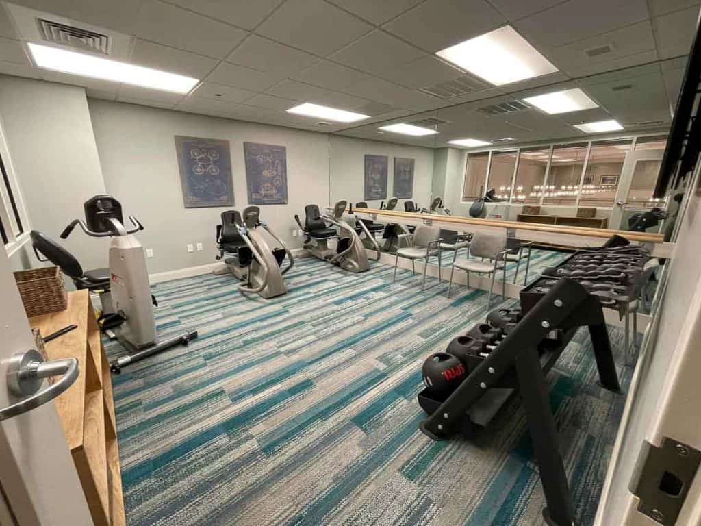 Holiday Maplewood Place_fitness room
