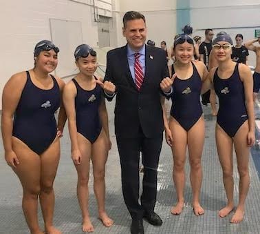 mayor and swimmers