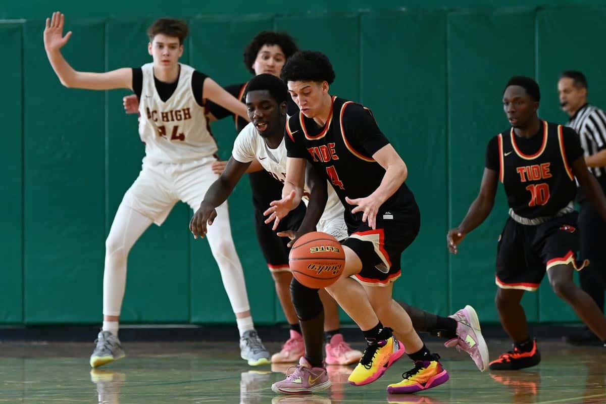 Everett boys’ basketball begins 2023 on positive note Advocate News