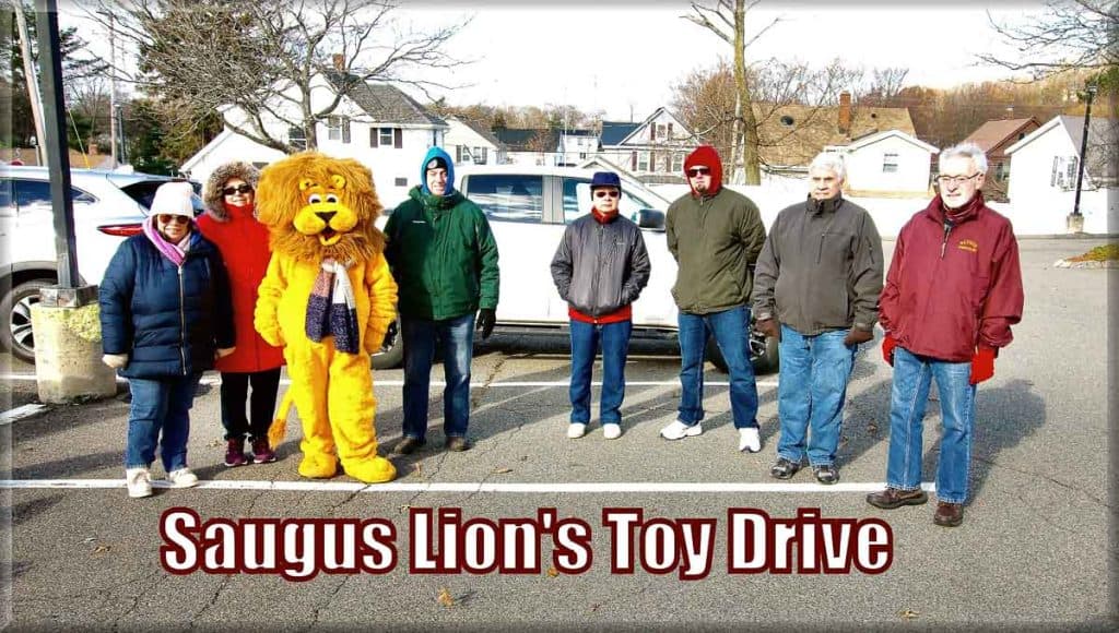 HELPING TO SPREAD HOLIDAY CHEER Saugus Lions Club toy drive helpers-2