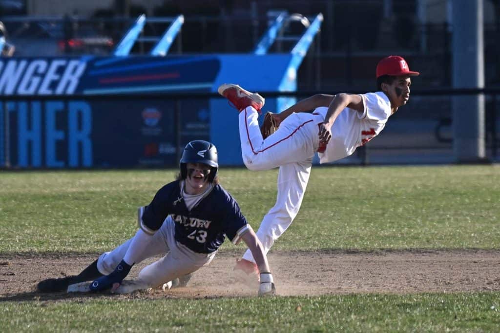 040323ESHmalden_everettbsball010-2