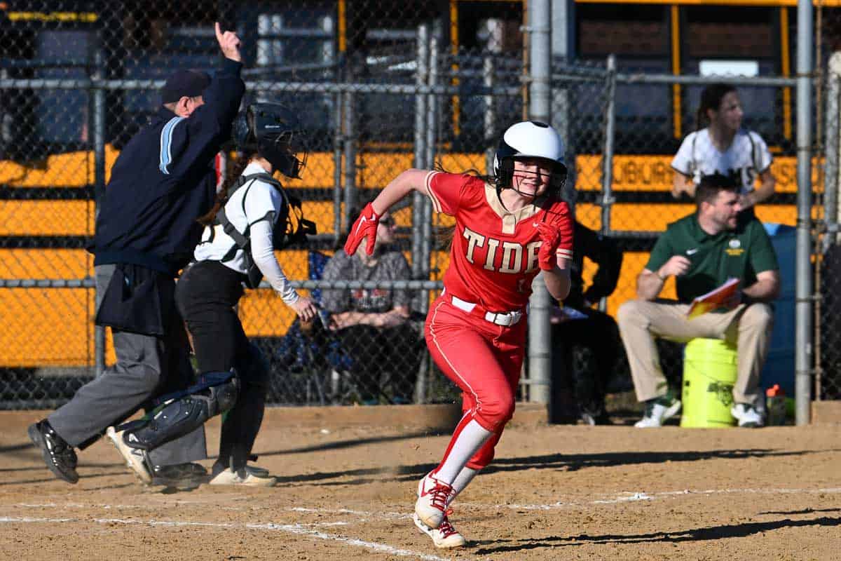 Crimson Tide softball smokes Chelsea, doubles up Lynn Classical to