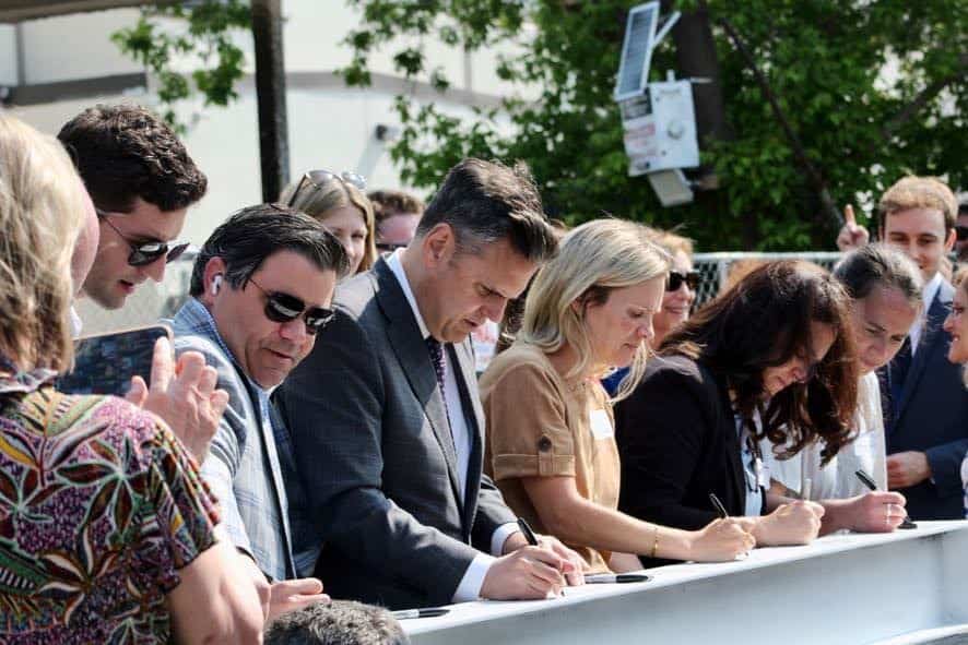 beam signing group