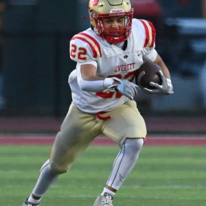 LAST RUN: Tide senior Emanuel Santiago scored two touchdowns for 126 yards for Everett.  (Advocate file photo)