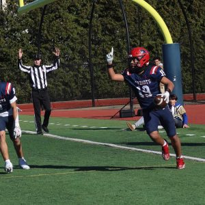 Manni Alejo gets the Patriots second TD.