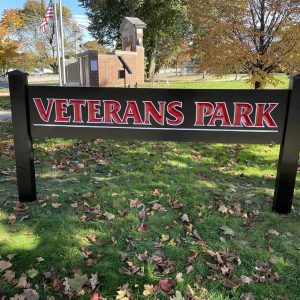A SIGN OF PATRIOTIC PRIDE: The town’s monument and green area dedicated to all Saugus veterans – living and departed – is marked with a new sign. (Courtesy photo to The Saugus Advocate)