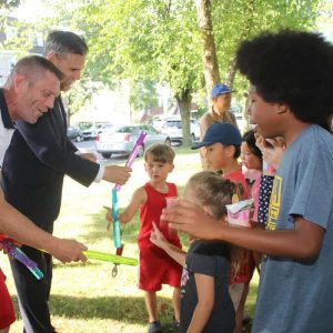 Host Ward 7 Councillor Christopher Simonelli and Mayor Gary Christenson handed out bubble wands.