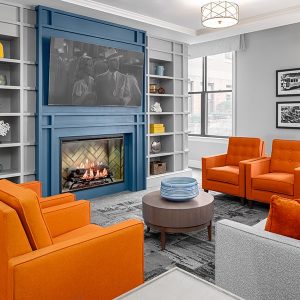 Holiday Maplewood Place_community living room