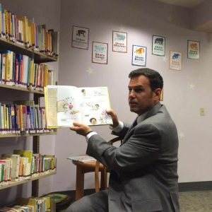 Mayor reading aloud-2