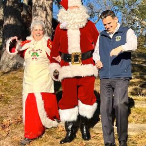 Santa and Mrs. Claus with Mayor Gary Christenson