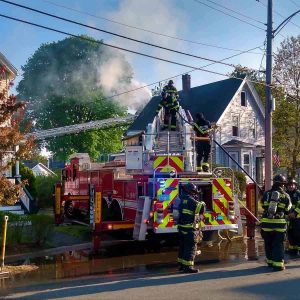 Saugus firefighters battle two-alarm blaze-2