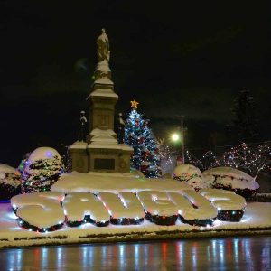 THE TOWN SNOW SIGN Saugus Center shines in the melting snow-2