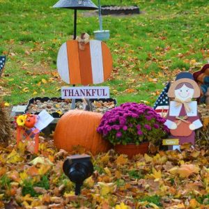 Thanksgiving display in the Lincoln Ave-2