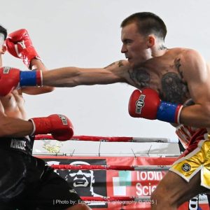 “Showtime” Shea Willcox (R) improved to 3-0. (Picture by Emily Harney/Fightograph)